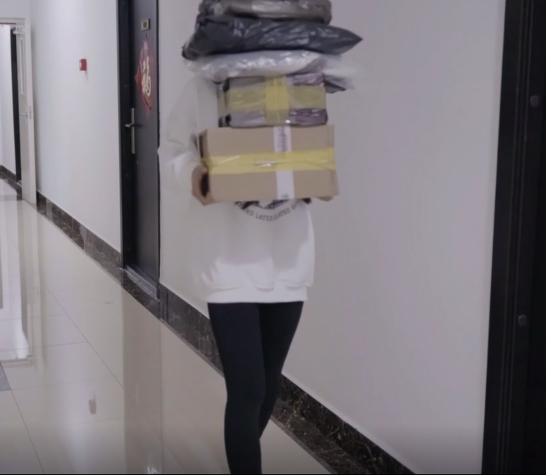 好心邻家的肉体回报